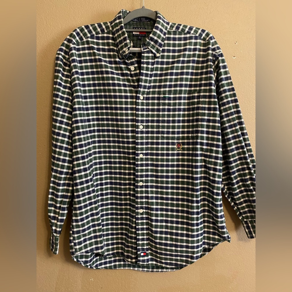 Tommy Hilfiger Men's Medium Checkered Button Down Long Sleeve Shirt